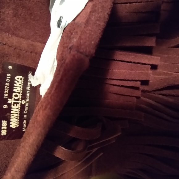 Minnetonka Moccasin - Burgundy  3 Layer Fringe Boots - Picture 4 of 8